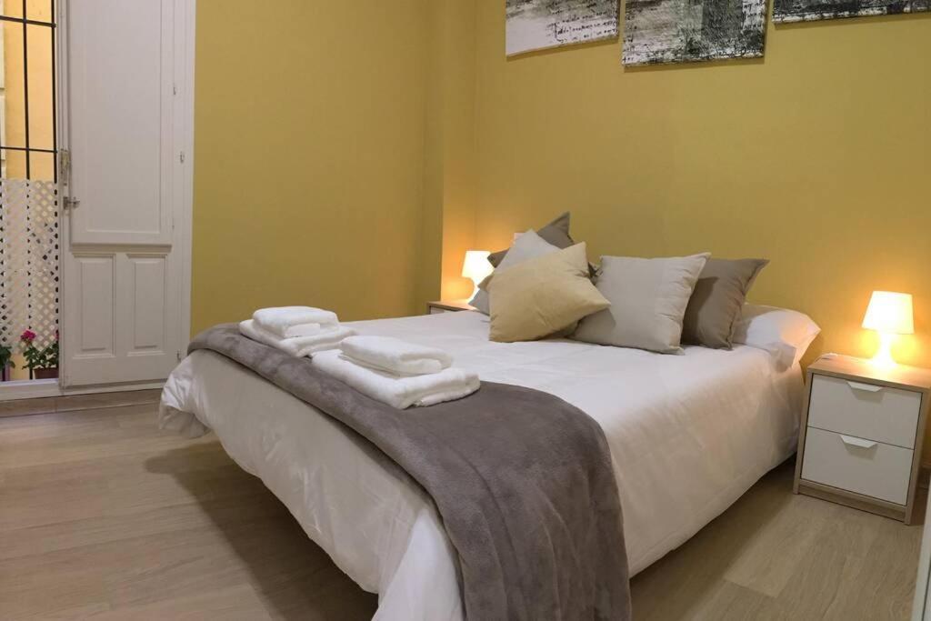 Cozy And Well Located Apartment In The Center Of Seville — Photos 1
